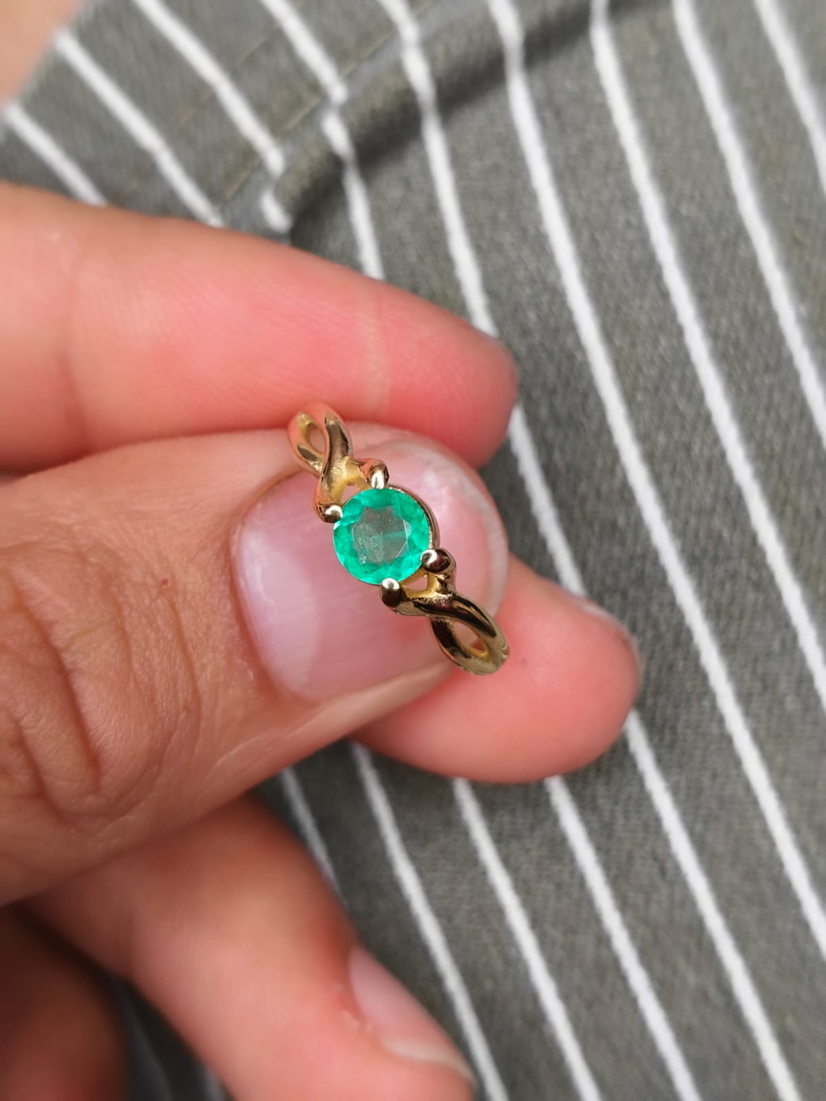 🌿Anillo Aurora Esmeralda – Esmeralda Colombiana Oro 18k