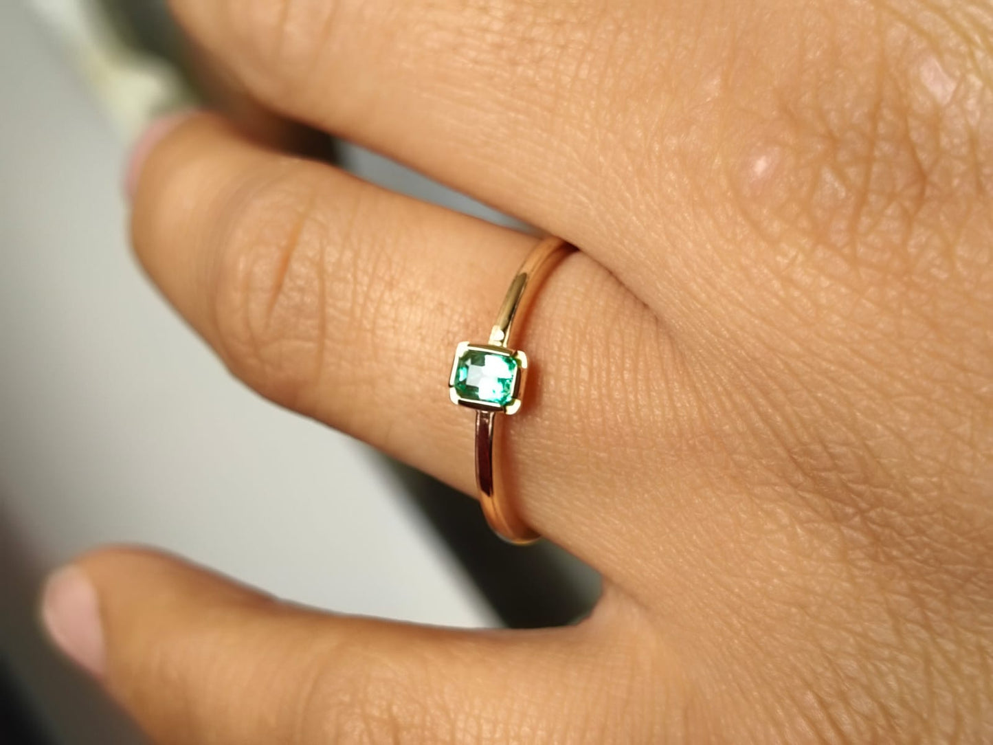 🌿Anillo Dama de Esmeralda – Esmeralda Colombiana Oro 18k