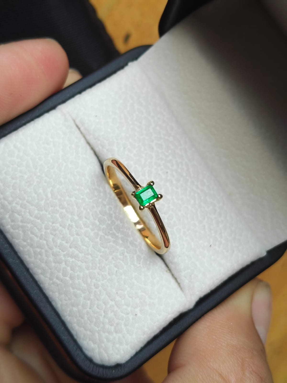 🌿Anillo Clásico Boyacá – Esmeralda Colombiana Oro 18k