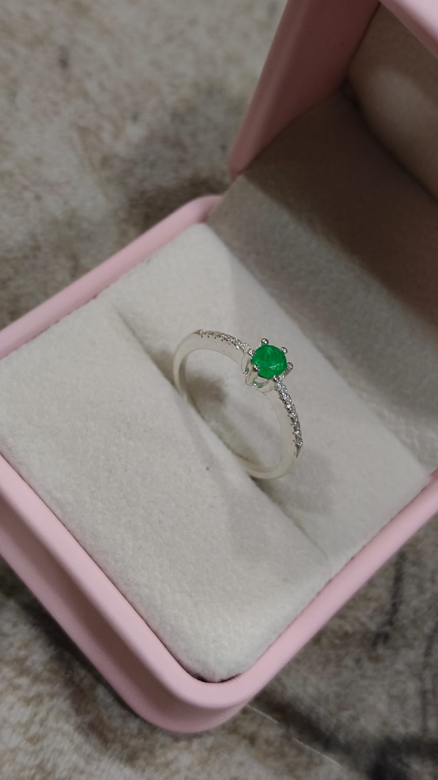 Anillo Reflejo Andino en Plata 925 con Esmeralda Colombiana