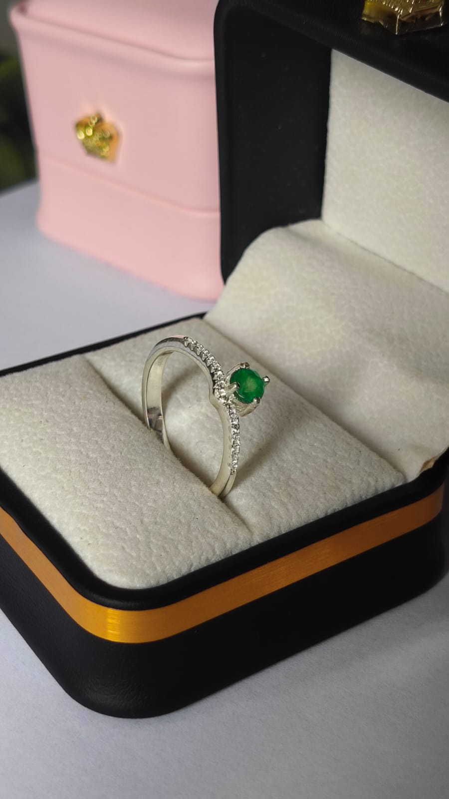 Anillo Círculo de Vida en Plata 925 con Esmeralda Colombiana