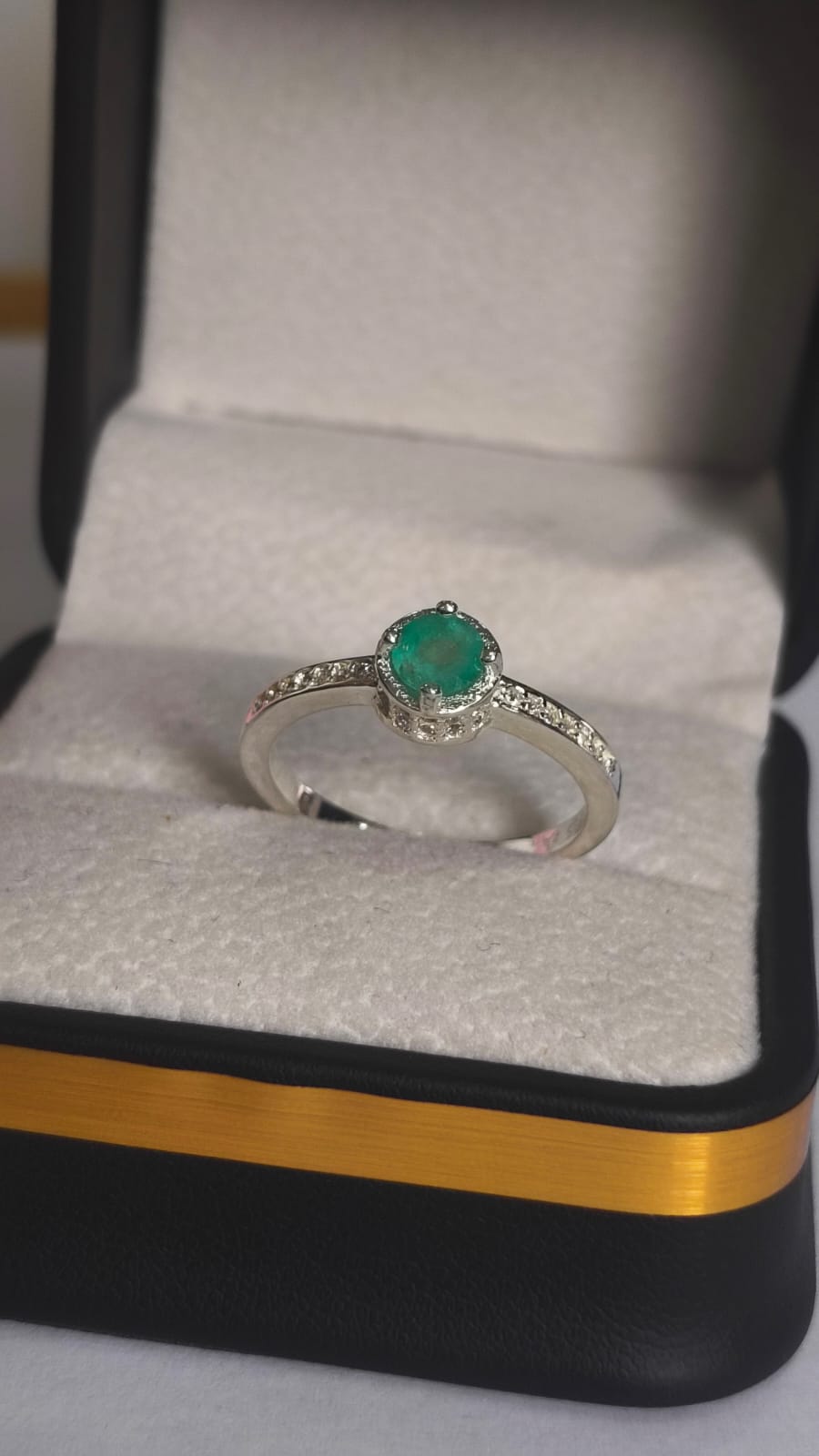 Anillo Bruma Verde en Plata 925 con Esmeralda Colombiana