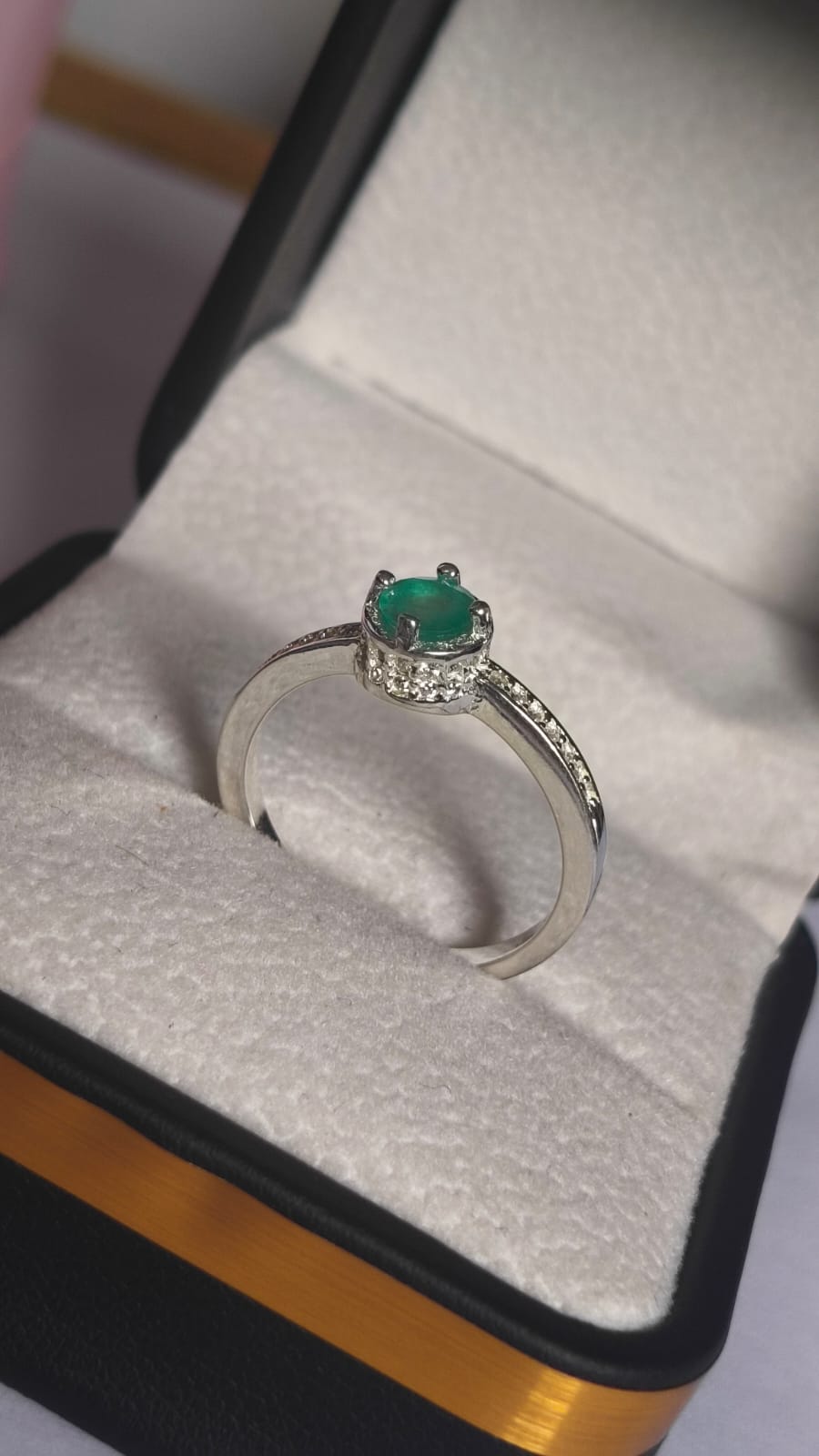 Anillo Bruma Verde en Plata 925 con Esmeralda Colombiana