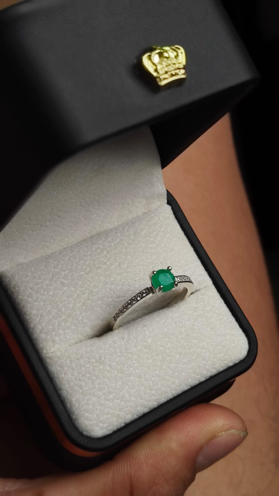 Anillo Esencia del Valle en Plata 925 con Esmeralda Colombiana