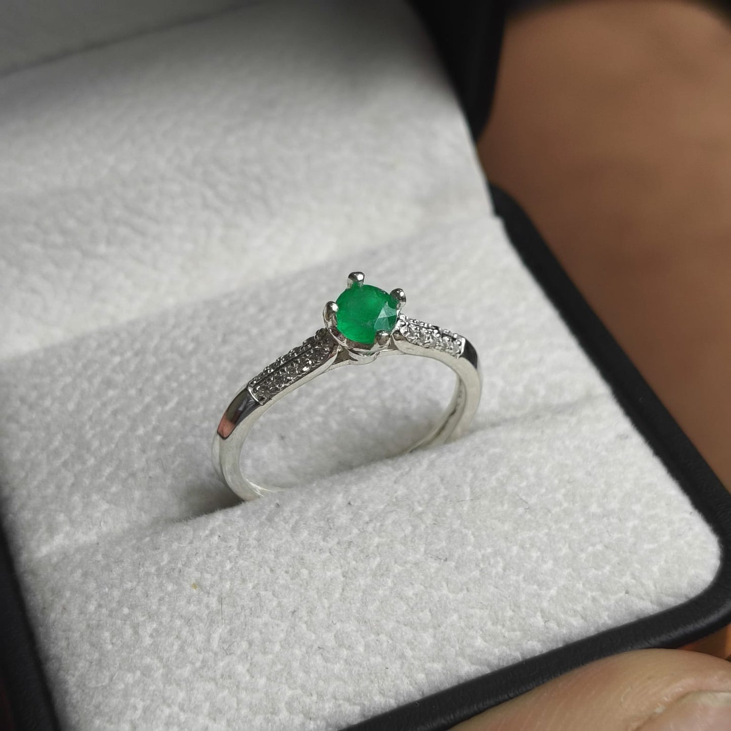 Anillo Espíritu Verde en Plata 925 con Esmeralda Colombiana