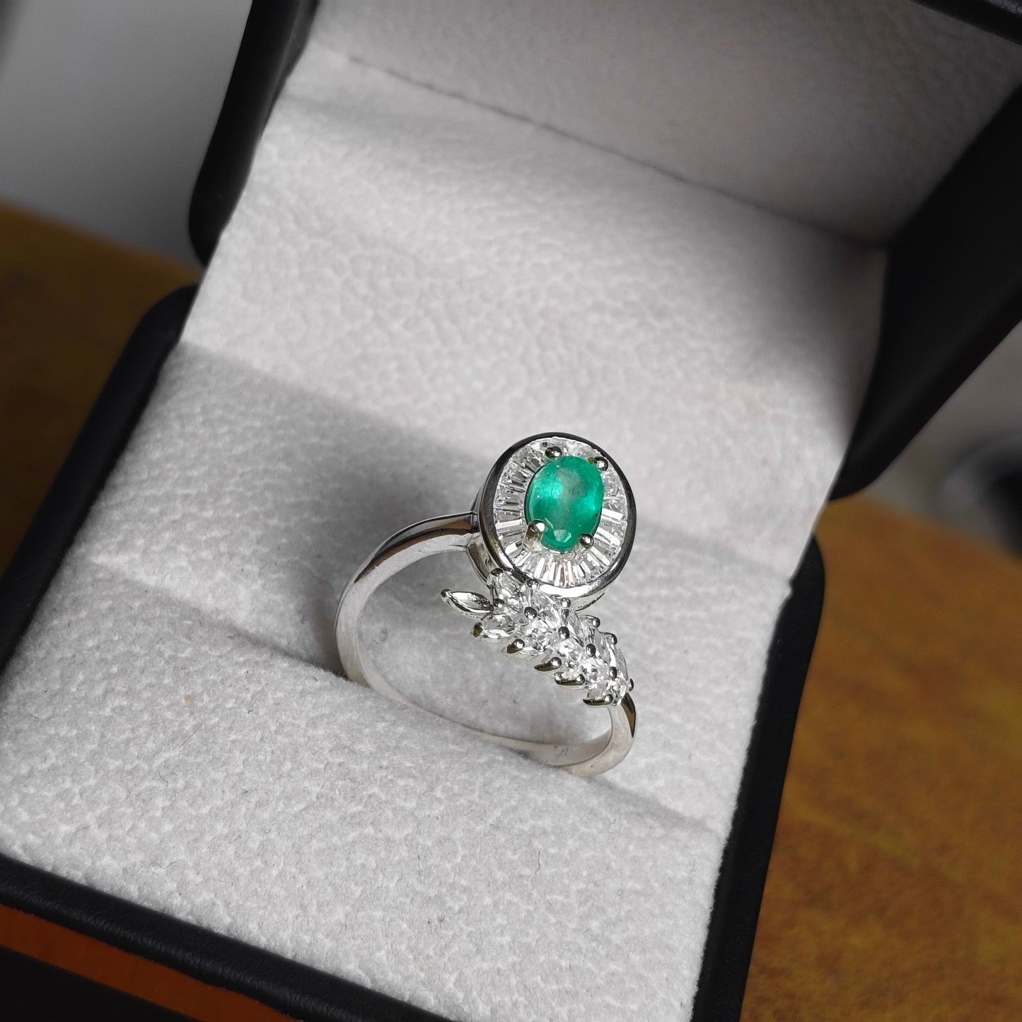 Anillo Rocío de Esmeralda en Plata 925 con Esmeralda Colombiana