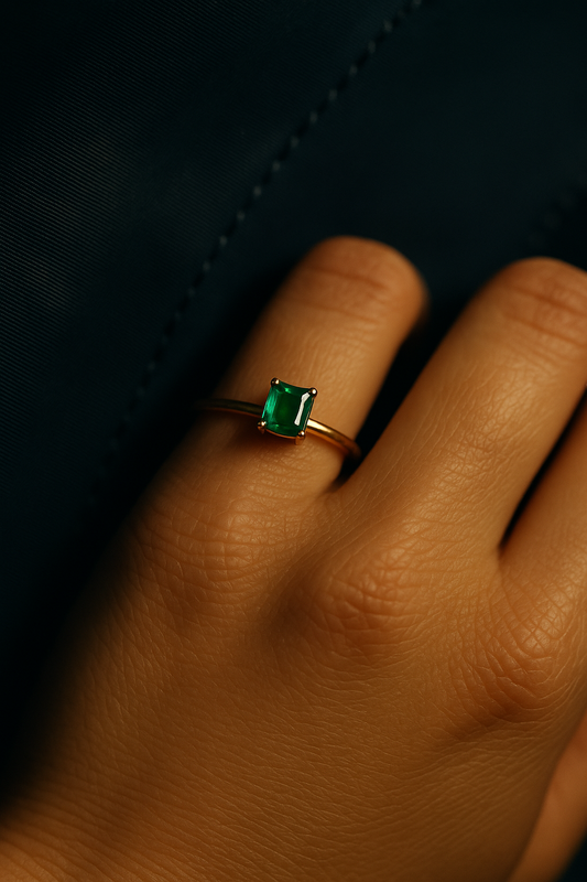 🌿Anillo Pureza Verde – Esmeralda Colombiana Oro 18k