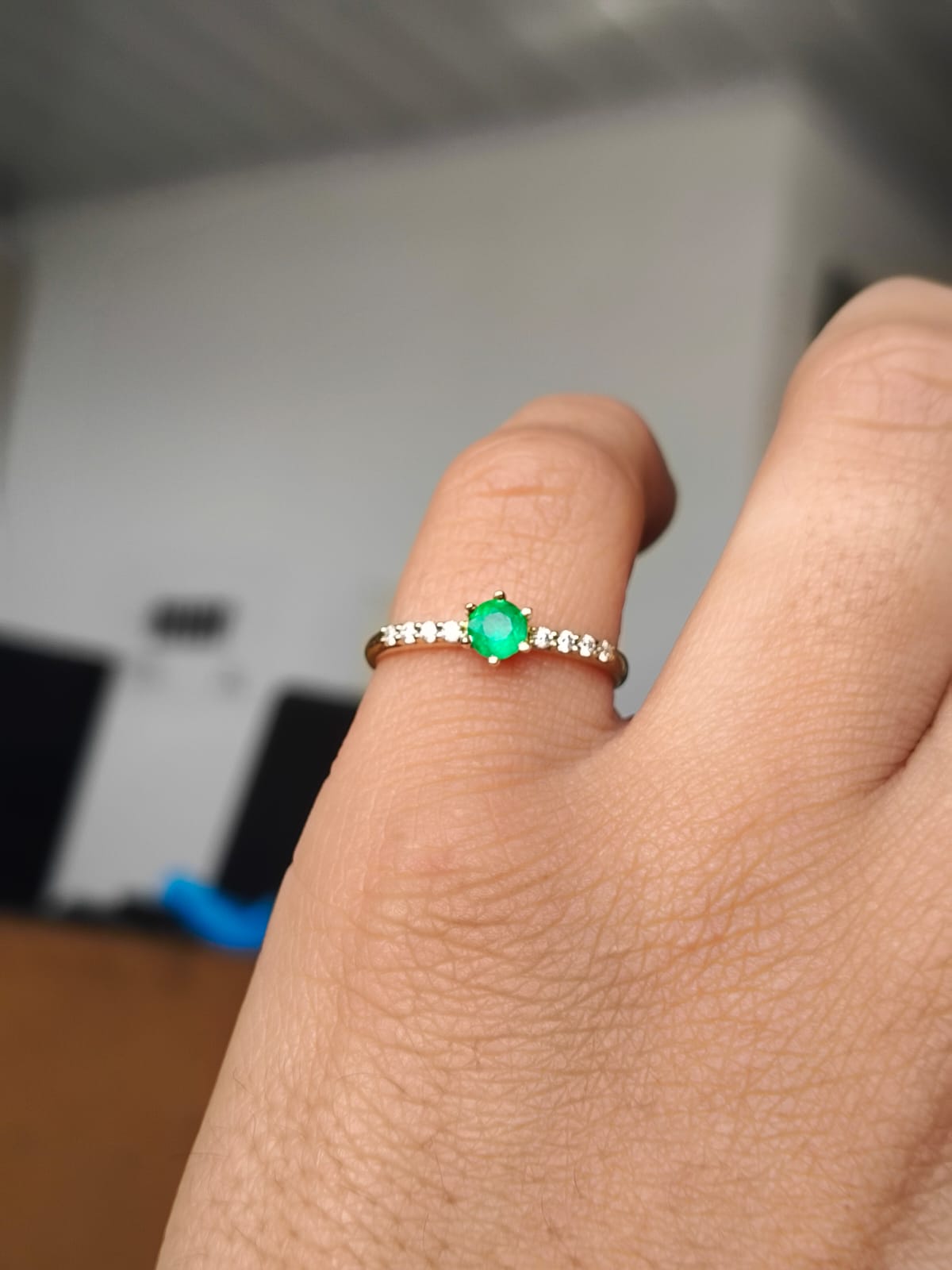 🌿Anillo Radiante – Esmeralda Colombiana Oro 18k