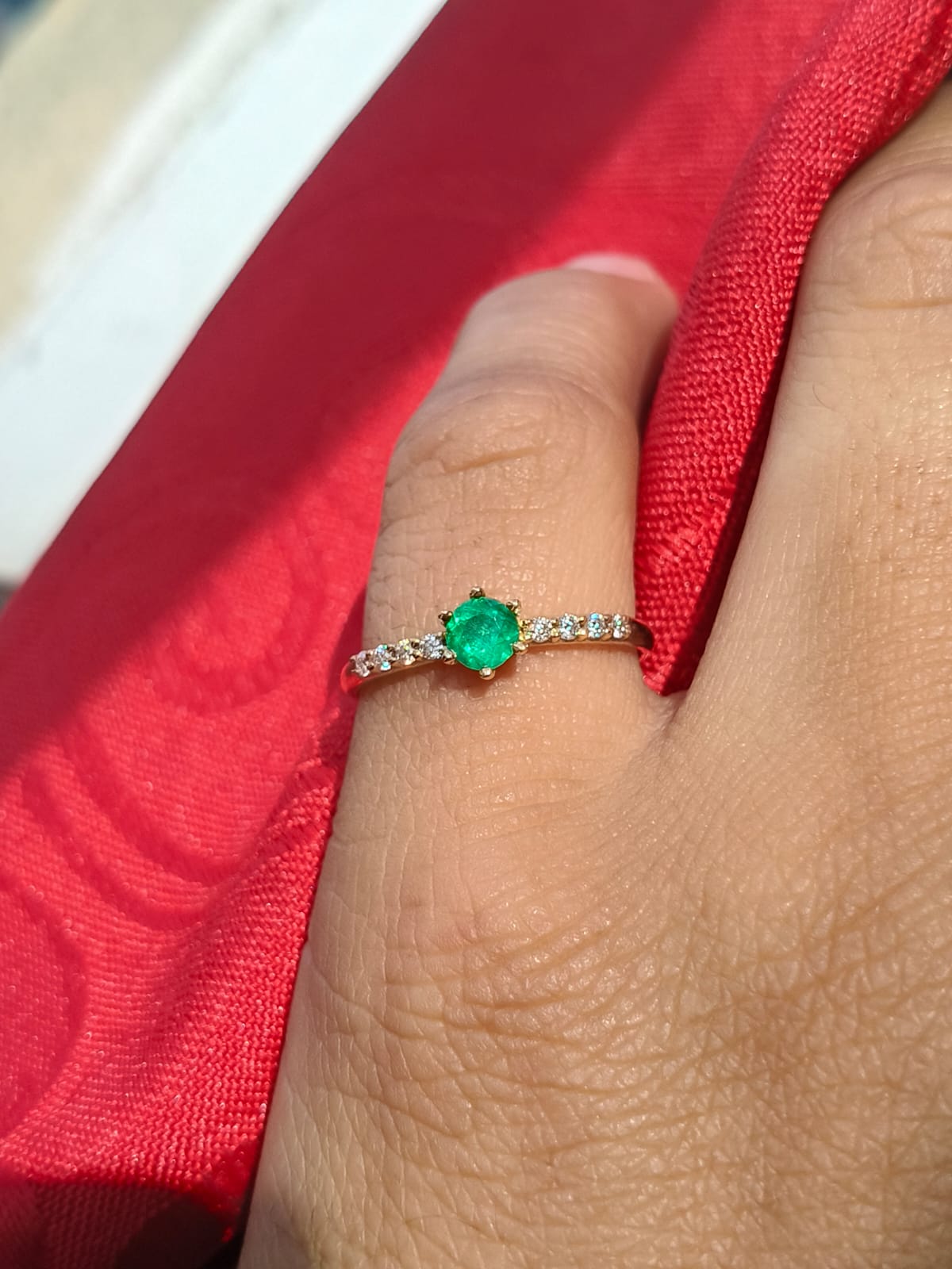 🌿Anillo Radiante – Esmeralda Colombiana Oro 18k