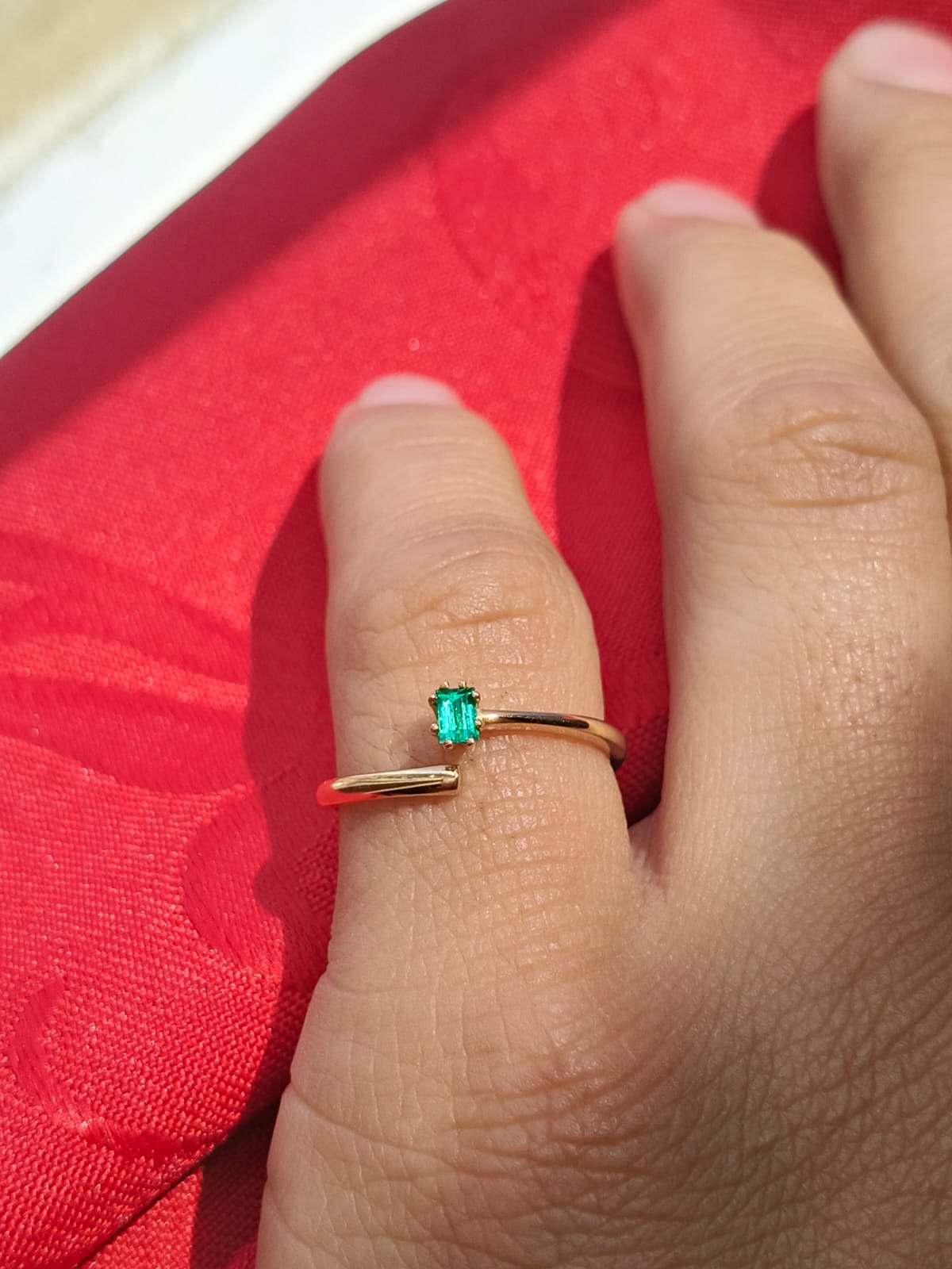 🌿Anillo Aroma de Boyacá – Esmeralda Colombiana Oro 18k