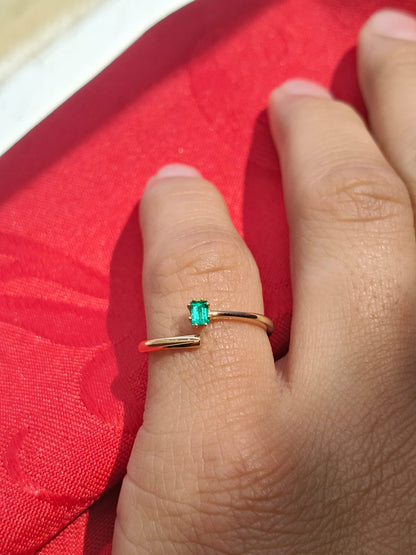 🌿Anillo Aroma de Boyacá – Esmeralda Colombiana Oro 18k