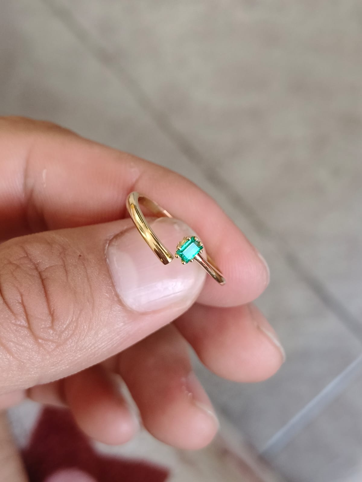 🌿Anillo Aroma de Boyacá – Esmeralda Colombiana Oro 18k