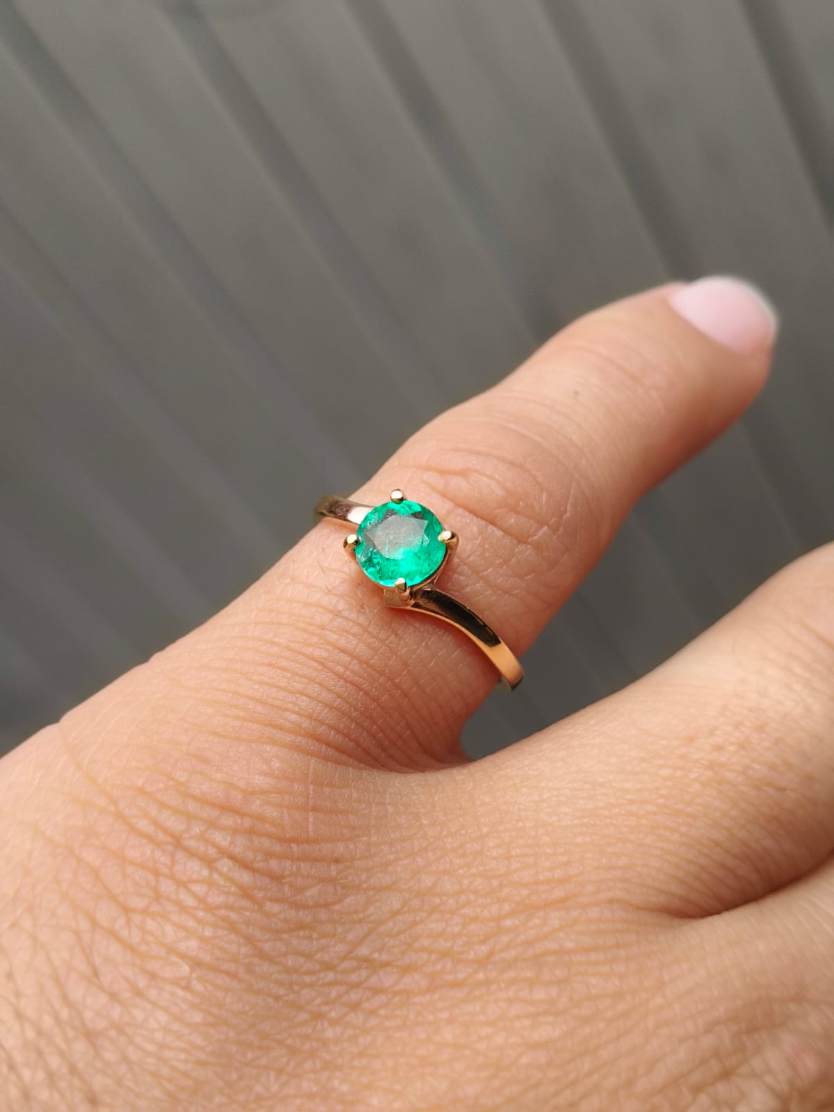 🌿Anillo Esmeralda Colombiana Oro 18k Delicado y Moderno