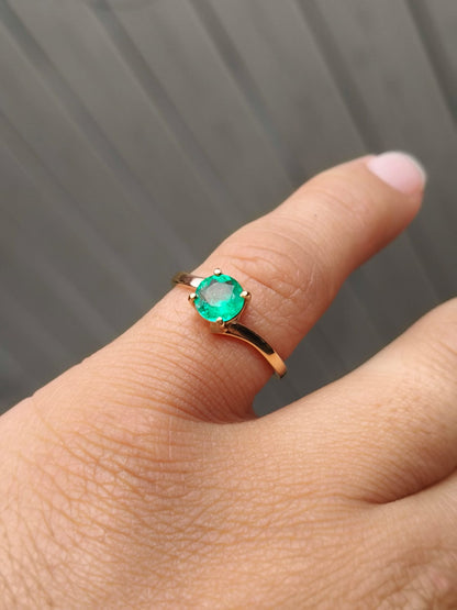 🌿Anillo Esmeralda Colombiana Oro 18k Delicado y Moderno