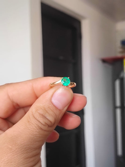 🌿Anillo Esmeralda Colombiana Oro 18k Delicado y Moderno