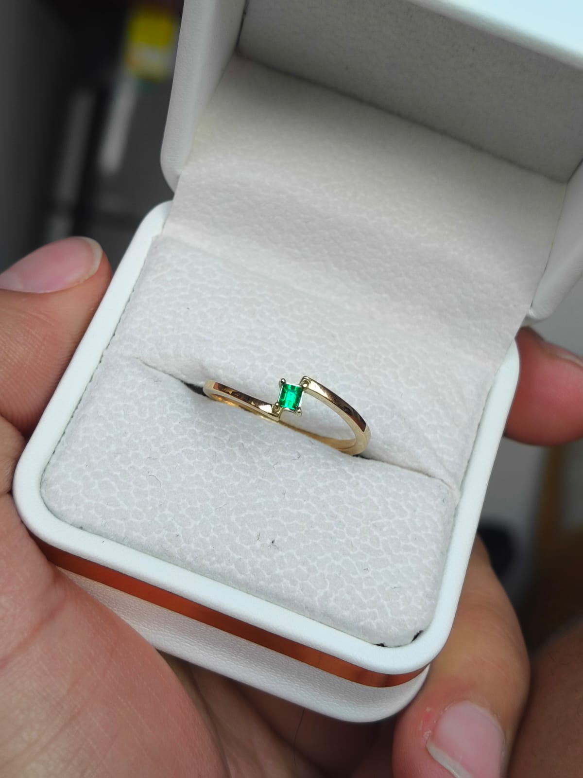 🌿Anillo Serenidad – Esmeralda Colombiana Oro 18k