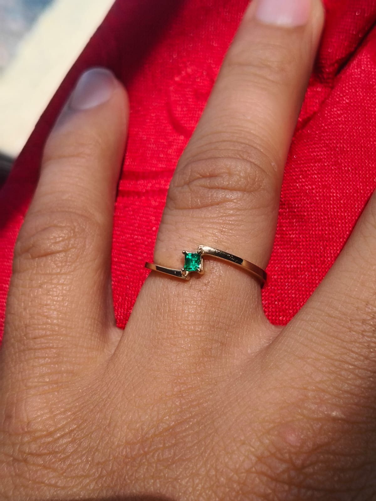 🌿Anillo Serenidad – Esmeralda Colombiana Oro 18k
