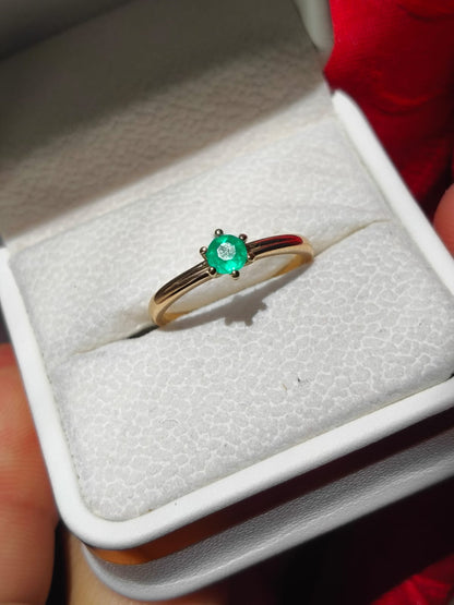 🌿Anillo Romántico – Esmeralda Colombiana Oro 18k