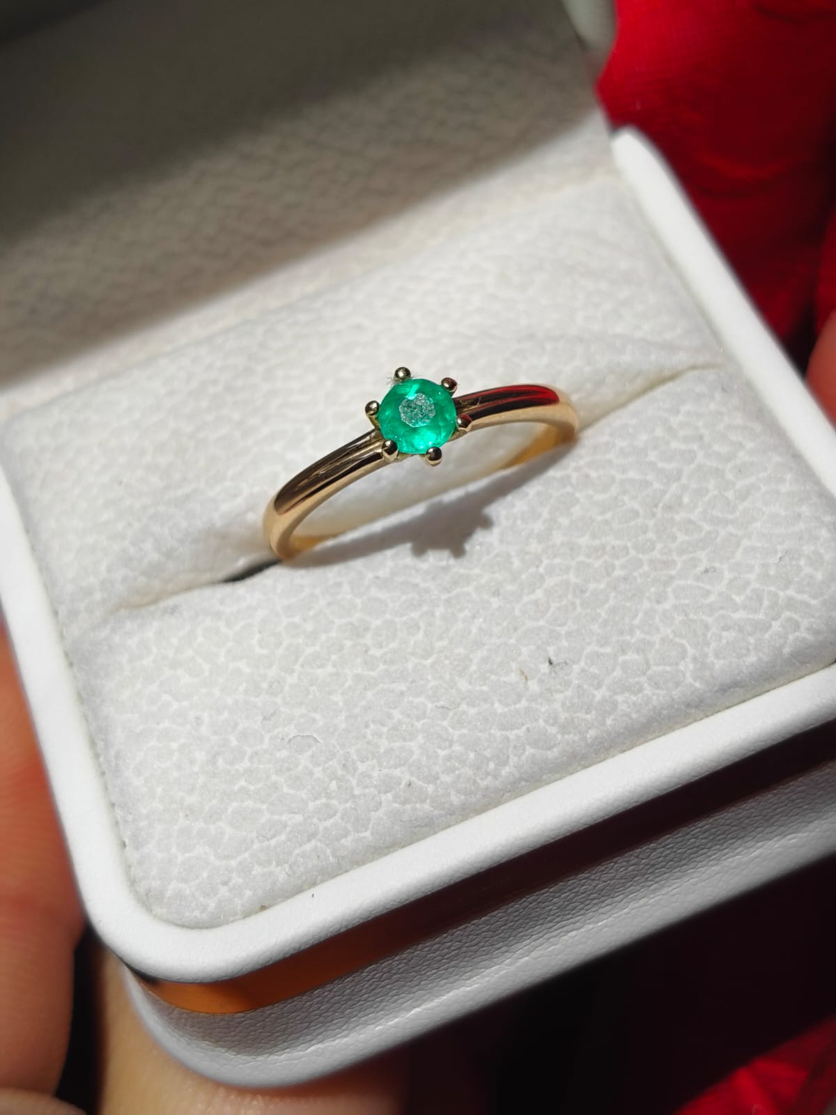 🌿Anillo Romántico – Esmeralda Colombiana Oro 18k