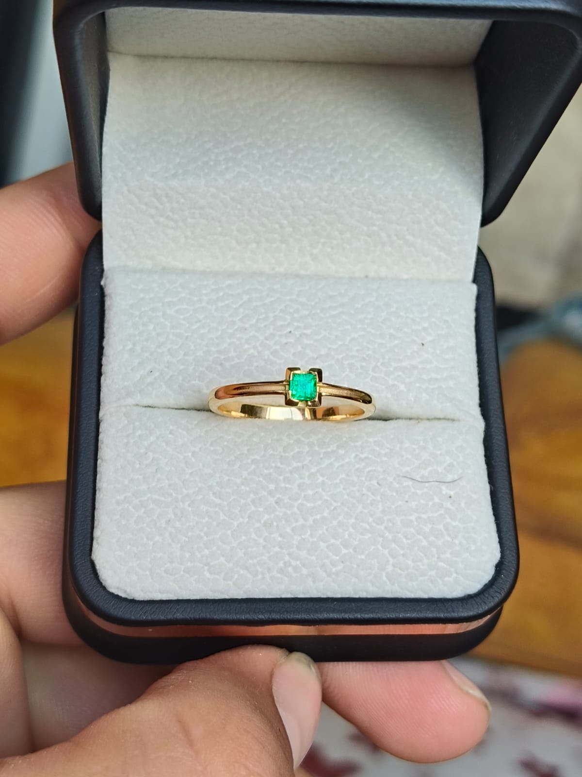 🌿Anillo Majestuosidad – Esmeralda Colombiana Oro 18k