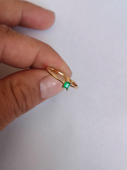 🌿Anillo Clásico Boyacá – Esmeralda Colombiana Oro 18k