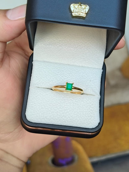 🌿Anillo Pureza Verde – Esmeralda Colombiana Oro 18k