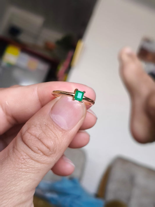 🌿Anillo Pureza Verde – Esmeralda Colombiana Oro 18k