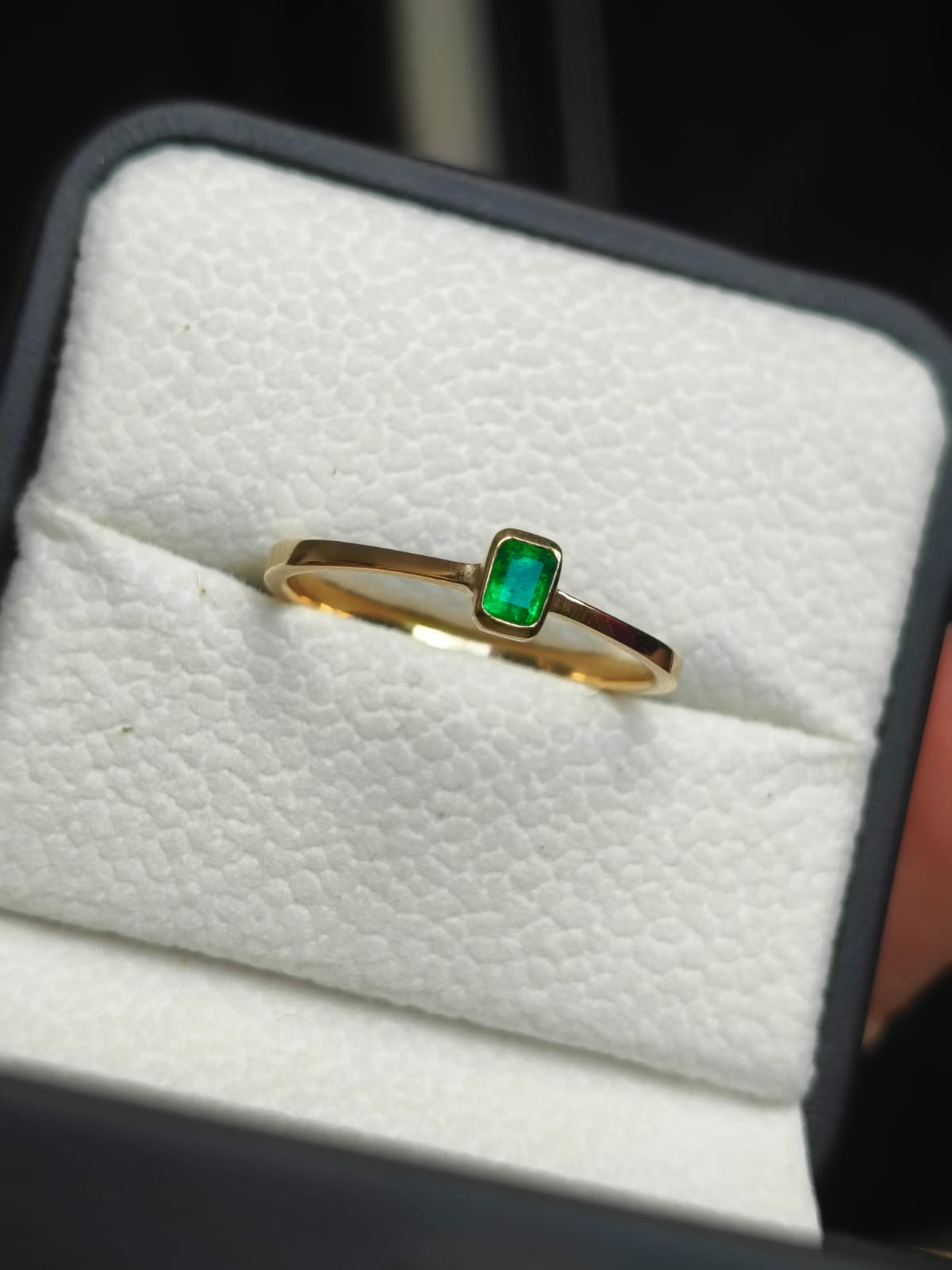 🌿Anillo Esmeralda Colombiana Oro 18k – Toque Elegante