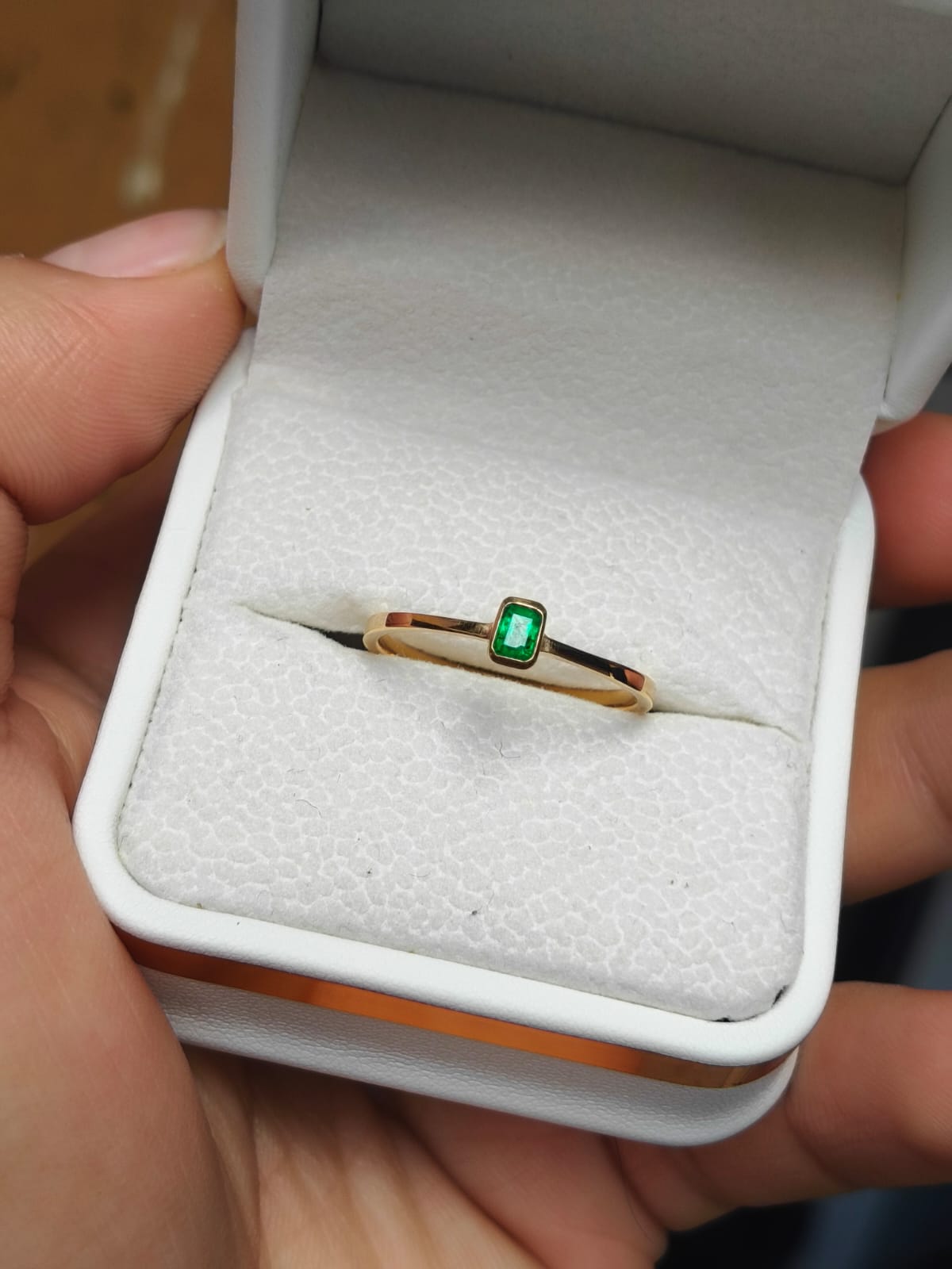 🌿Anillo Esmeralda Colombiana Oro 18k – Toque Elegante