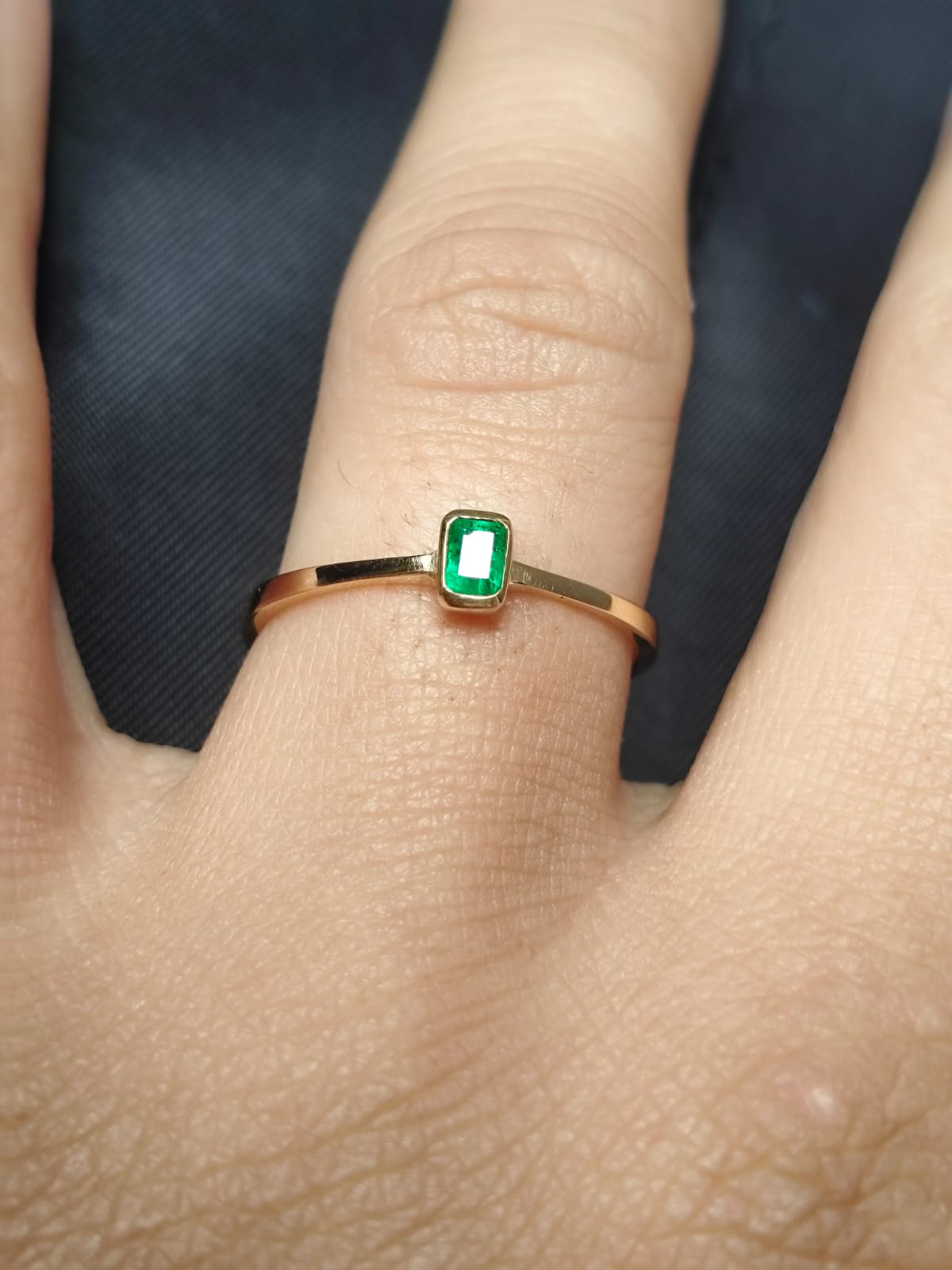 🌿Anillo Esmeralda Colombiana Oro 18k – Toque Elegante