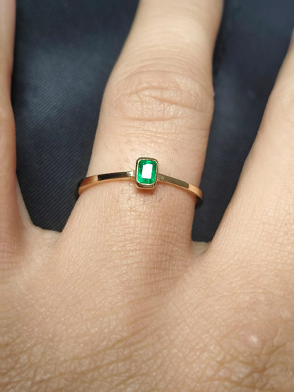 🌿Anillo Esmeralda Colombiana Oro 18k – Toque Elegante