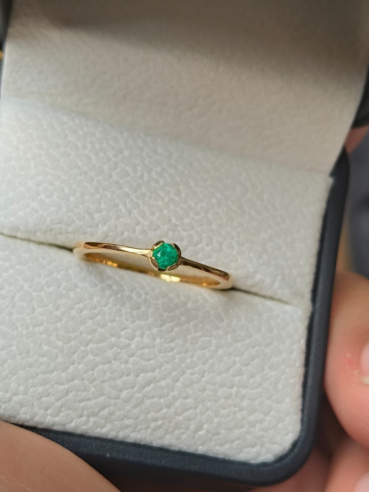 🌿 Anillo de Esmeralda Colombiana en Oro de 18k