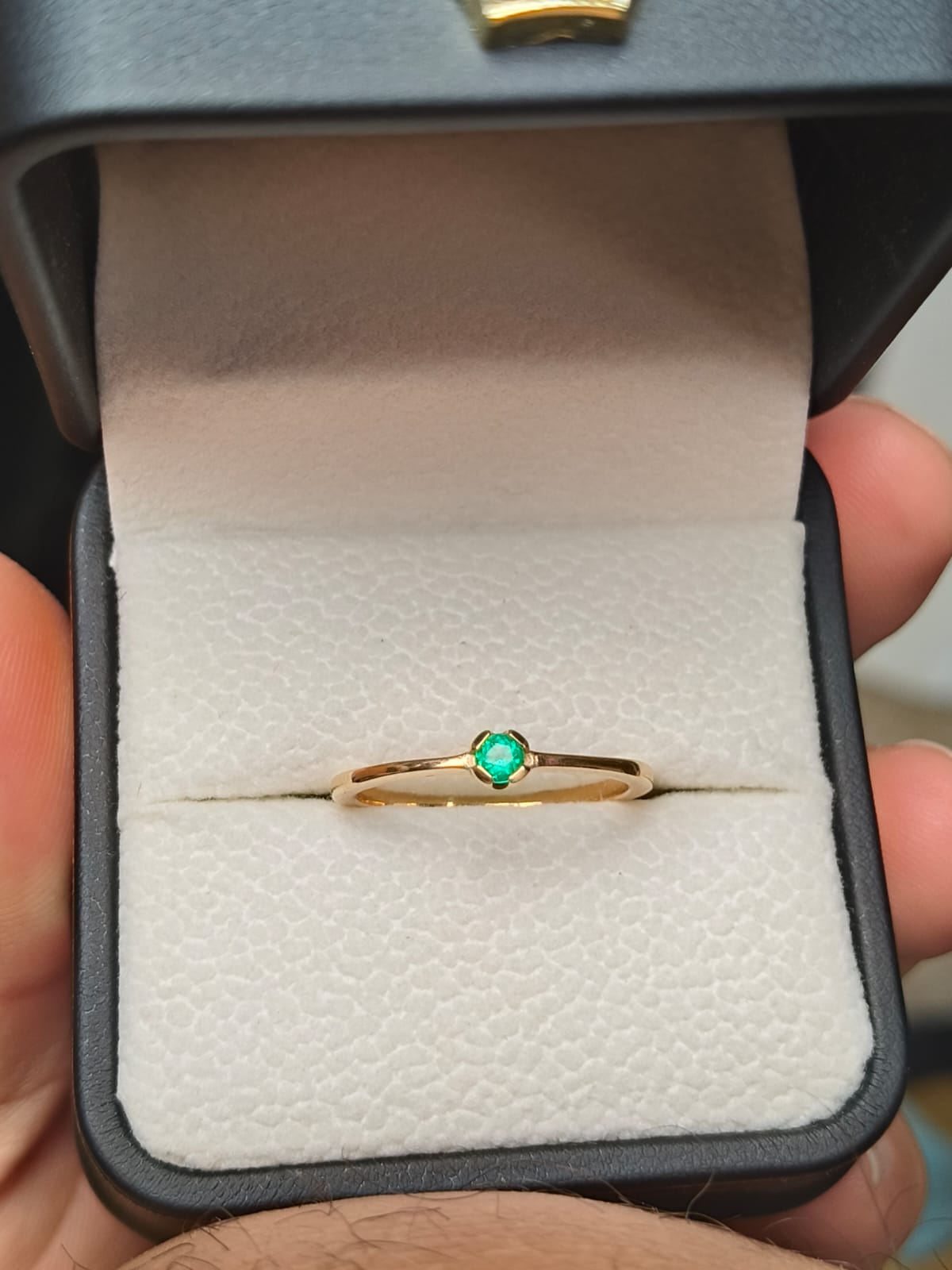 🌿 Anillo de Esmeralda Colombiana en Oro de 18k