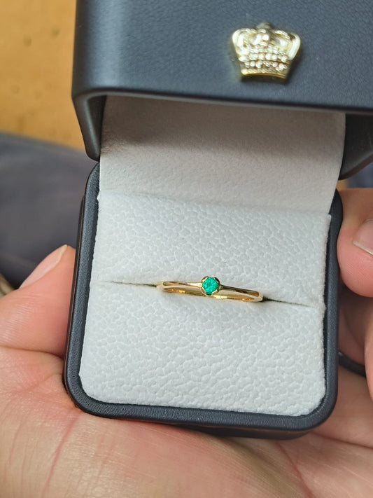 🌿 Anillo de Esmeralda Colombiana en Oro de 18k