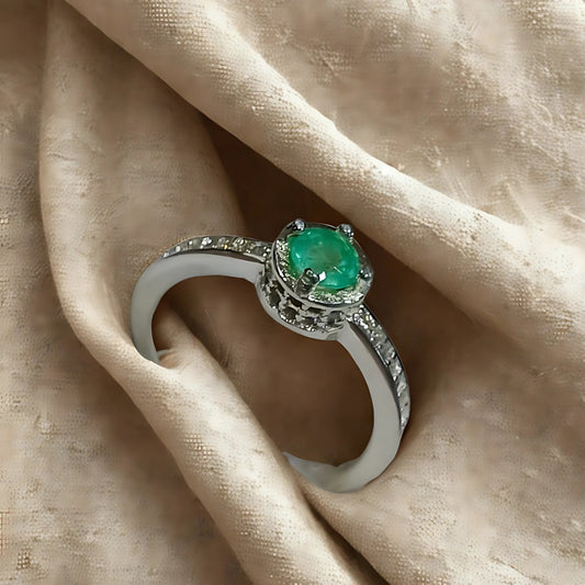 Anillo Fuego Verde en Plata 925 con Esmeralda Colombiana