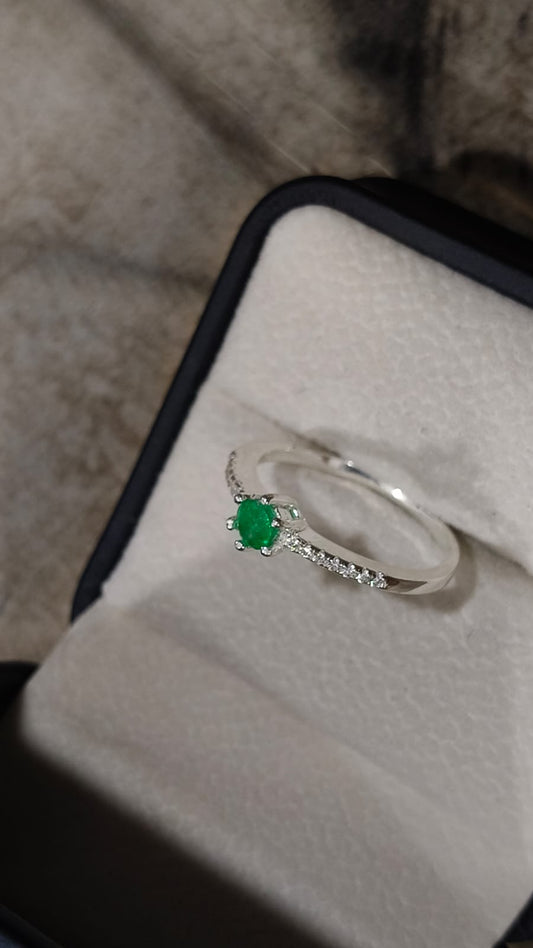 Anillo Reflejo Andino en Plata 925 con Esmeralda Colombiana
