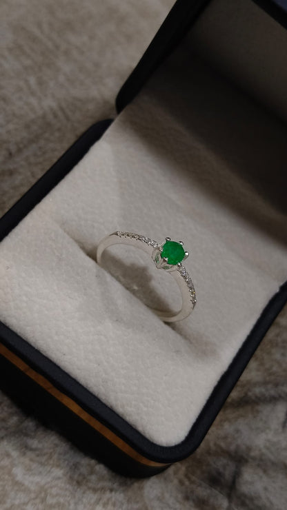 Anillo Reflejo Andino en Plata 925 con Esmeralda Colombiana