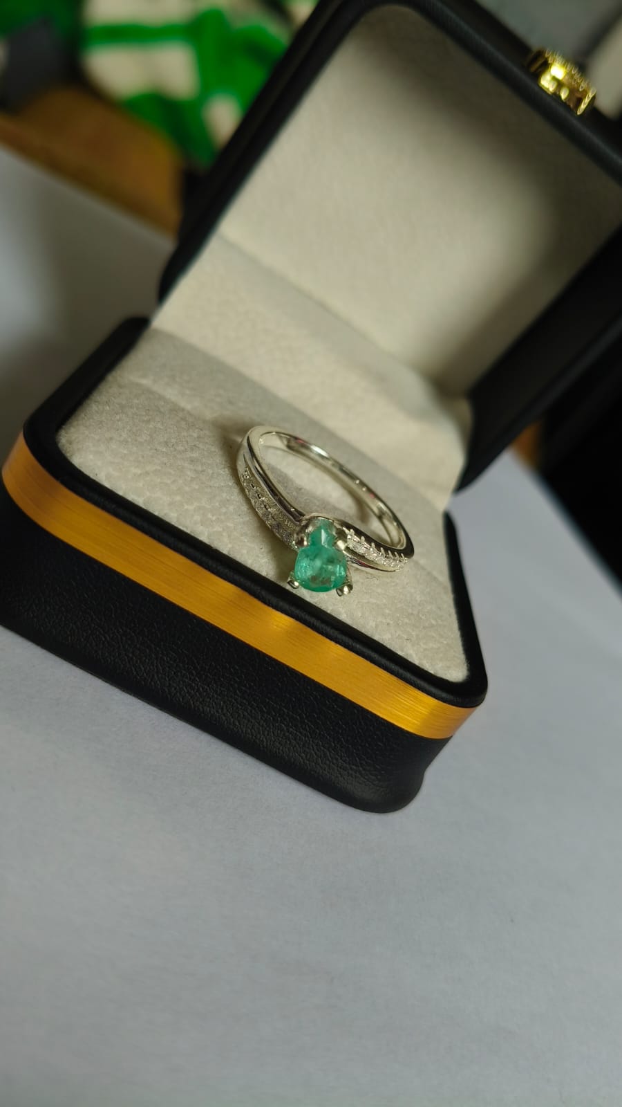 Anillo Ladera Esmeralda en Plata 925 con Esmeralda Colombiana