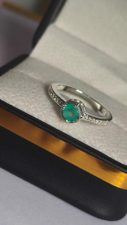 Anillo Bruma Verde en Plata 925 con Esmeralda Colombiana