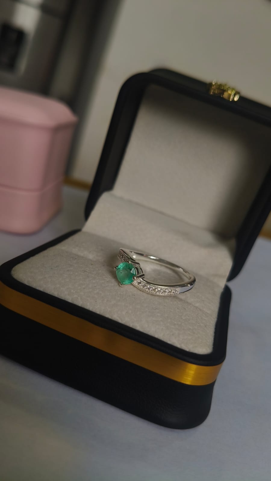 Anillo Selva Serena en Plata 925 con Esmeralda Colombiana