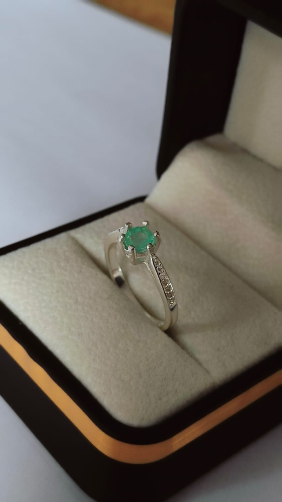 Anillo Alma Esmeralda en Plata 925 con Esmeralda Colombiana