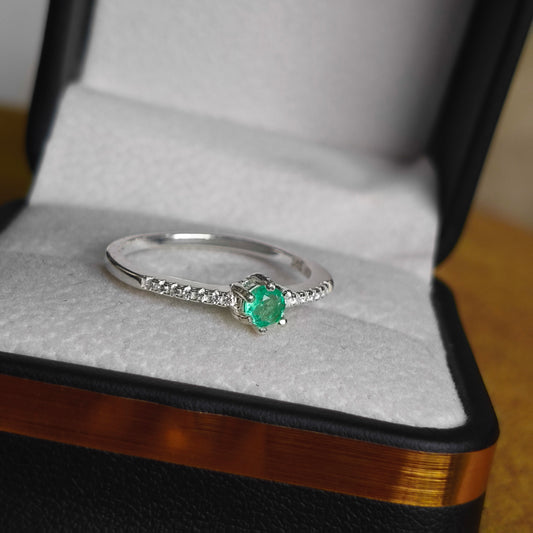 Anillo Luz Esmeralda en Plata 925 con Esmeralda Natural Colombiana