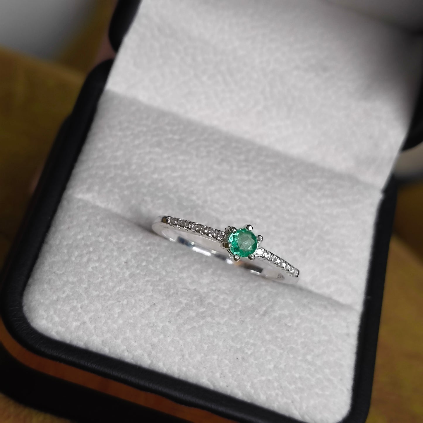 Anillo Luz Esmeralda en Plata 925 con Esmeralda Natural Colombiana