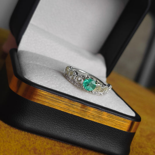 Anillo Jardín Escondido en Plata 925 con Esmeralda Colombiana