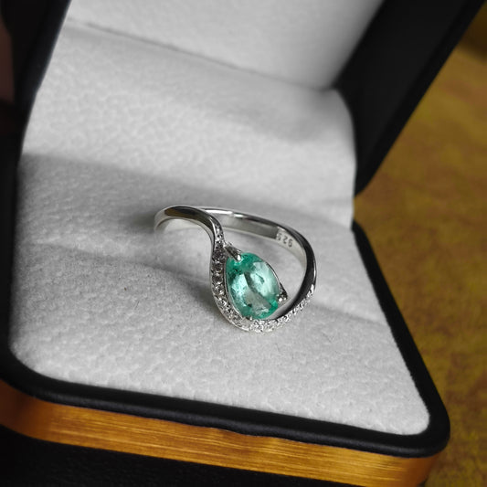 Anillo Tierra Viva en Plata 925 con Esmeralda Colombiana