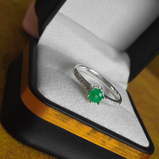 Anillo Amanecer Verde en Plata 925 con Esmeralda Colombiana