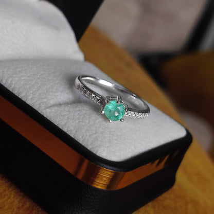 Anillo Emerald Splendor en Plata 925 con Esmeralda Natural Colombiana