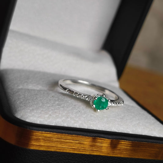Anillo Viento Esmeralda en Plata 925 con Esmeralda Colombiana