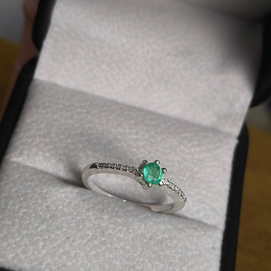 Anillo Jardín de Luz en Plata 925 con Esmeralda Colombiana