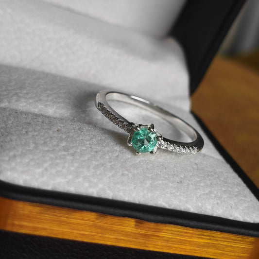 Anillo Verde Eterno en Plata 925 con Esmeralda Colombiana